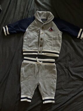 Like-New Janie and Jack Raglan Sweatshirt & Jogger Set